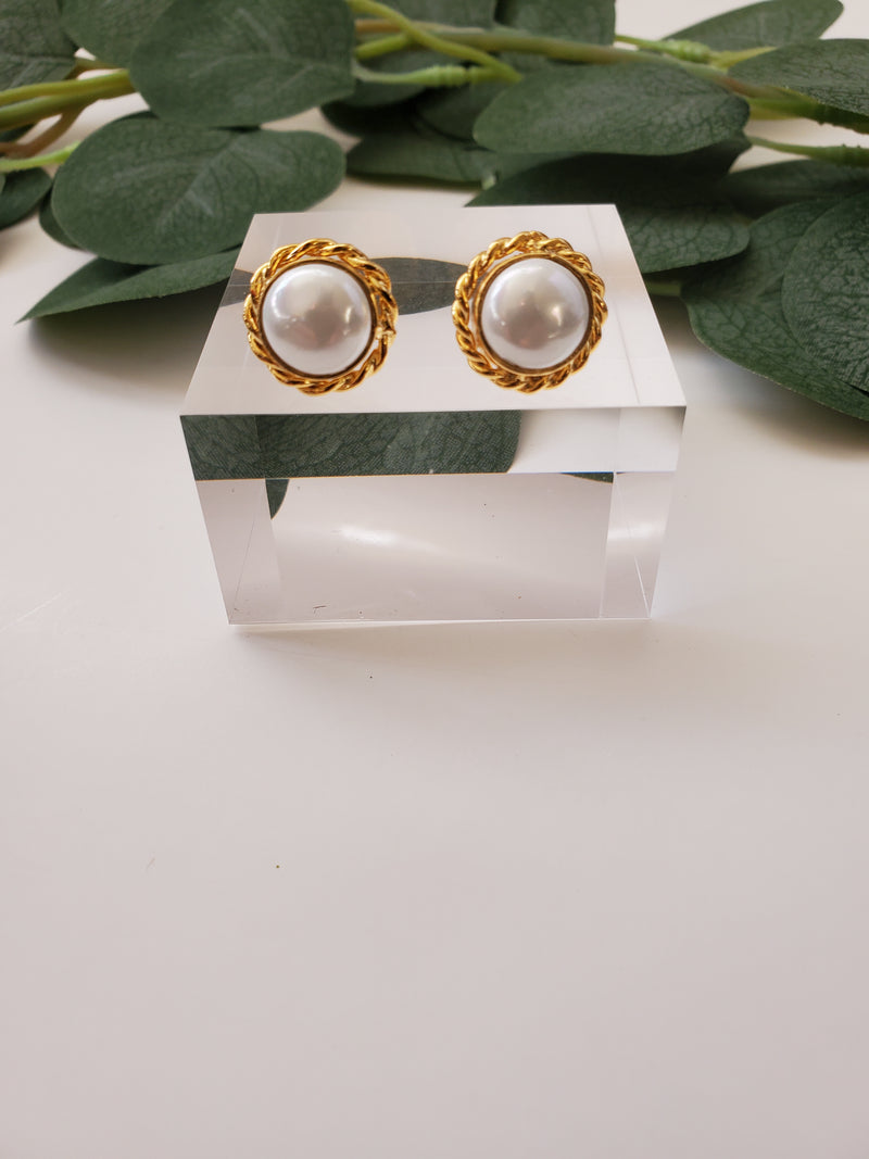 Anahit Earrings Studs