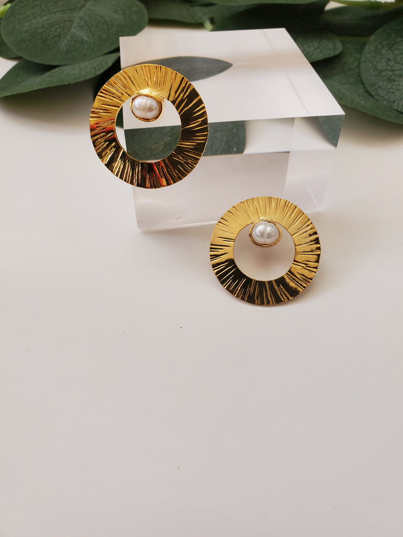 Namaka Earrings Studs