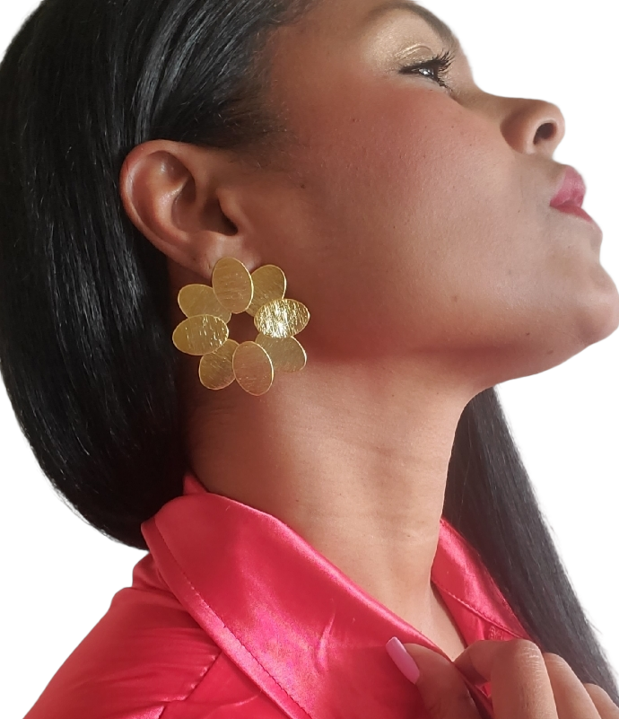 Luxury 24K Daisy Earrings Studs